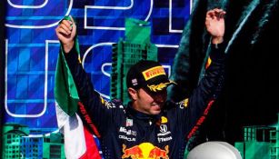 Checo Pérez en ceremonia del GP de Estados Unidos