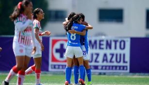 Las cruzazulinas celebran anotación de Karime Abud frente al Necaxa