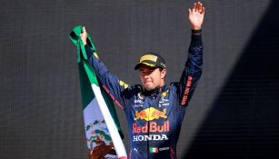 Checo Pérez en festejo en el Gran Premio de México