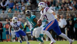 Josh Allen durante un partido con los Bills