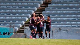 Jugadores del Atlante celebrando un gol