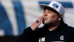 Maradona en un juego del Gimnasia 