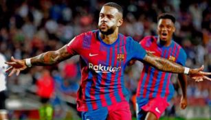 Memphis Depay en festejo con Barcelona