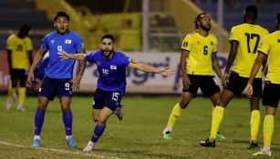 Alexander Roldán de El Salvador festeja su diana frente a Jamaica rumbo a Qatar 2022
