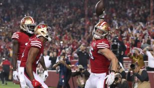 Kittle celebra el primer TD del partido