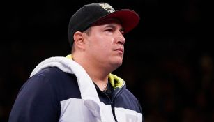 Eddy Reynoso en una pelea de Canelo Álvarez