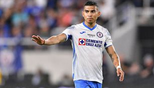 Orbelín Pineda en acción con Cruz Azul