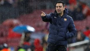 Xavi Hernández dirigiendo al Barcelona