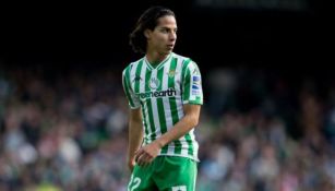 Diego Lainez en un partido del Real Betis