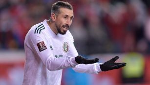 Héctor Herrera jugando con la Selección Mexicana