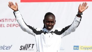 Lucy Cheruiyot luego de ganar el Maratón de la Ciudad de México