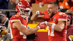 Jugadores de los Chiefs, tras anotar un touchdown