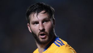 André-Pierre Gignac jugando con los Tigres en la Liga MX