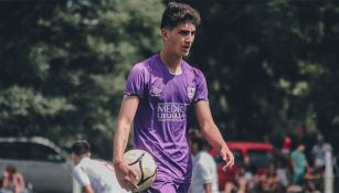 Diego Abreun en un partido con Defensor Sporting