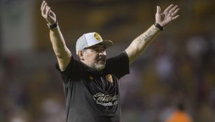 Diego Armando Maradona dirigiendo a Dorados en el Ascenso MX
