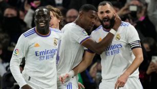 Karim Benzema festeja una anotación con el Real Madrid