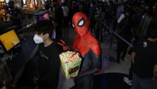Fanáticos de Spider-Man previo a una función