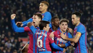 Jugadores del Barcelona festejando el gol del triunfo sobre el Elche