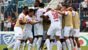 Jugadores del Olimpia celebran ante Real España