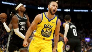 Curry en el juego entre Warriors y Sacramento
