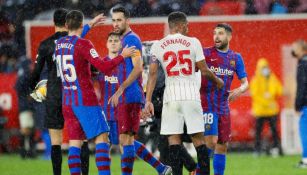 Jugadores del Barcelona en el partido ante Sevilla