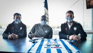 Geisson Perea firma con Pachuca