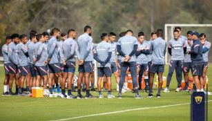 Jugadores de Pumas en un entrenamiento 