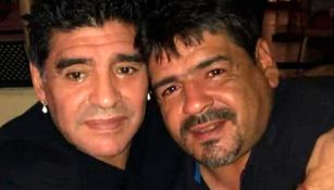 Diego Armando Maradona y su hermano Hugo
