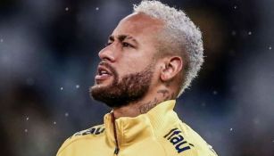 Neymar con la selección brasileña