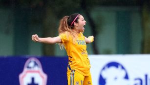 Katty Martínez durante un partido con Tigres