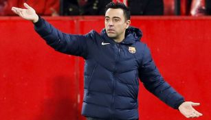 Xavi Hernández dirigiendo al Barça