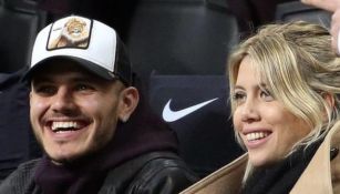 Icardi y Nara durante un partido