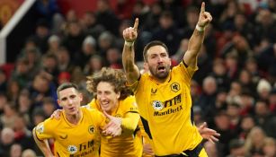 Joao Moutinho en festejo con Wolves