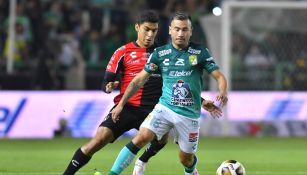 Jean Meneses durante un partido con León