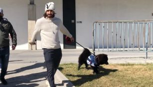 Rayados: Rodolfo Pizarro vistió a su perro con playera de Monterrey