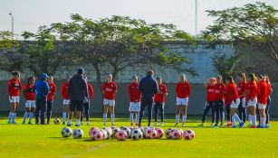 Jugadoras de Chivas Femenil previo a un entrenamiento