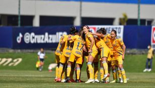 Tigres Femenil reacciona durante partido