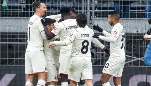 Jugadores del Milan, en festejo de gol