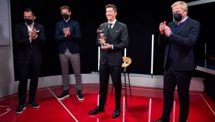 Lewandowski con el premio de The Best