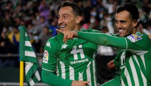 Andrés Guardado en festejo con el Betis ante Alavés