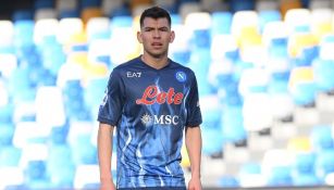 Hirving 'Chucky' Lozano jugando partido con el Napoli en la Serie A