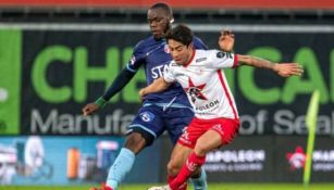 Omar Govea durante un partido con Zulte Waregem