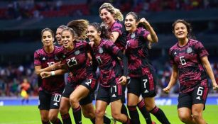 Jugadoras de la Selección Mexicana Femenil celebrando gol 
