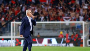 Javier Aguirre durante un partido con Rayados