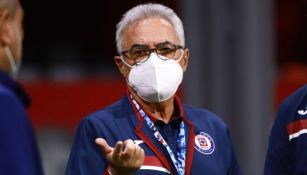 Álvaro Dávila en un partido de Cruz Azul