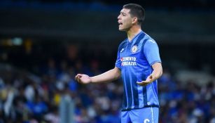 Lira en un partido con Cruz Azul