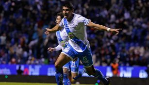 Guillermo Martínez festeja su agónico gol con Puebla