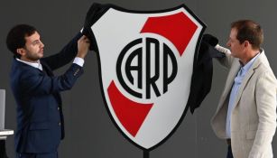 River Plate presentó su nuevo escudo