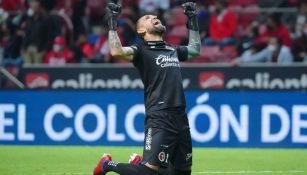 Jonathan Orozco festejando el gol