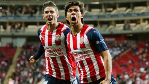 José Juan Macías en festejo con Chivas